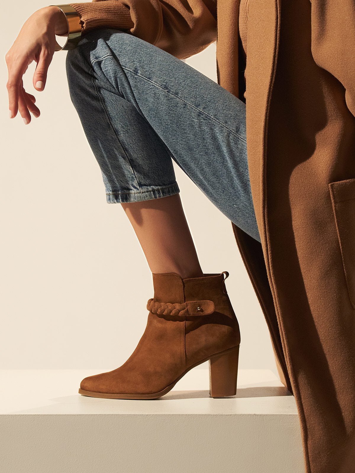 Chunky heel leather ankle boots in tan
