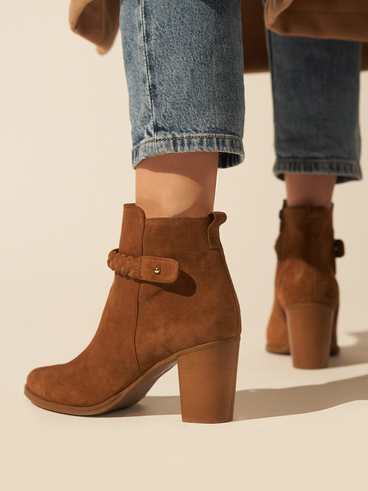 Chunky heel leather ankle boots in tan