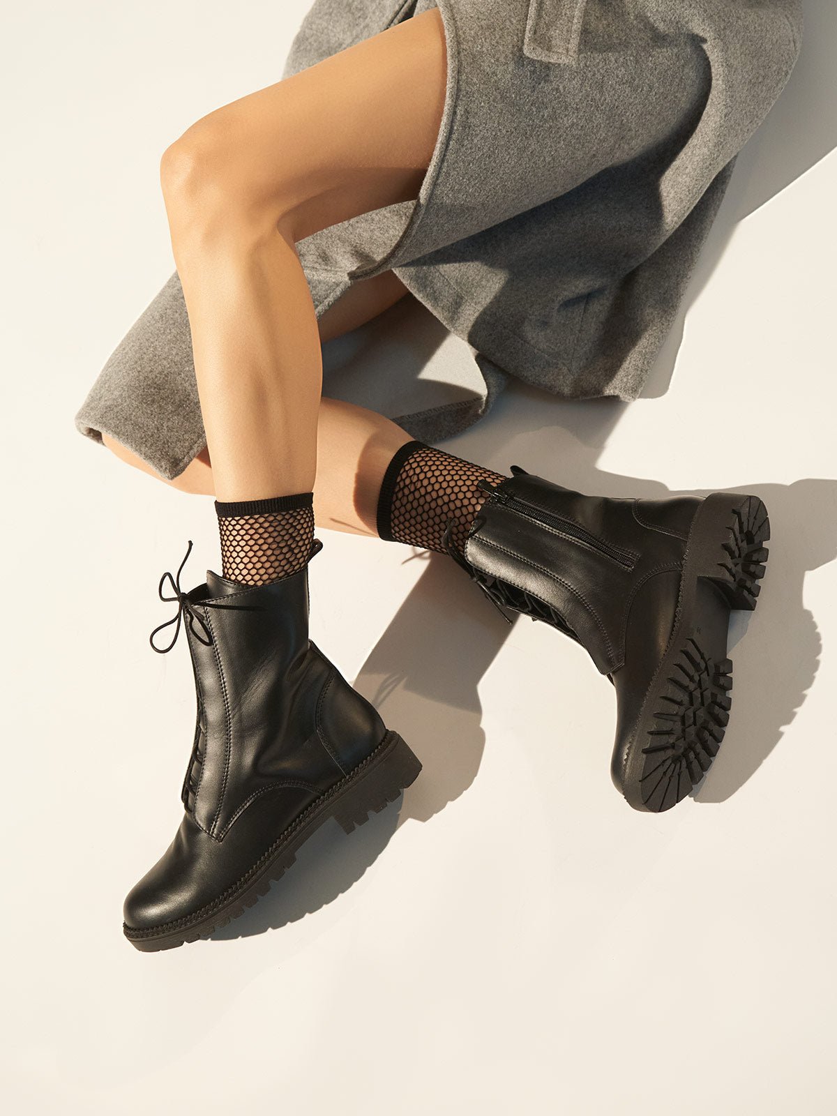 Combat leather boots in black leather