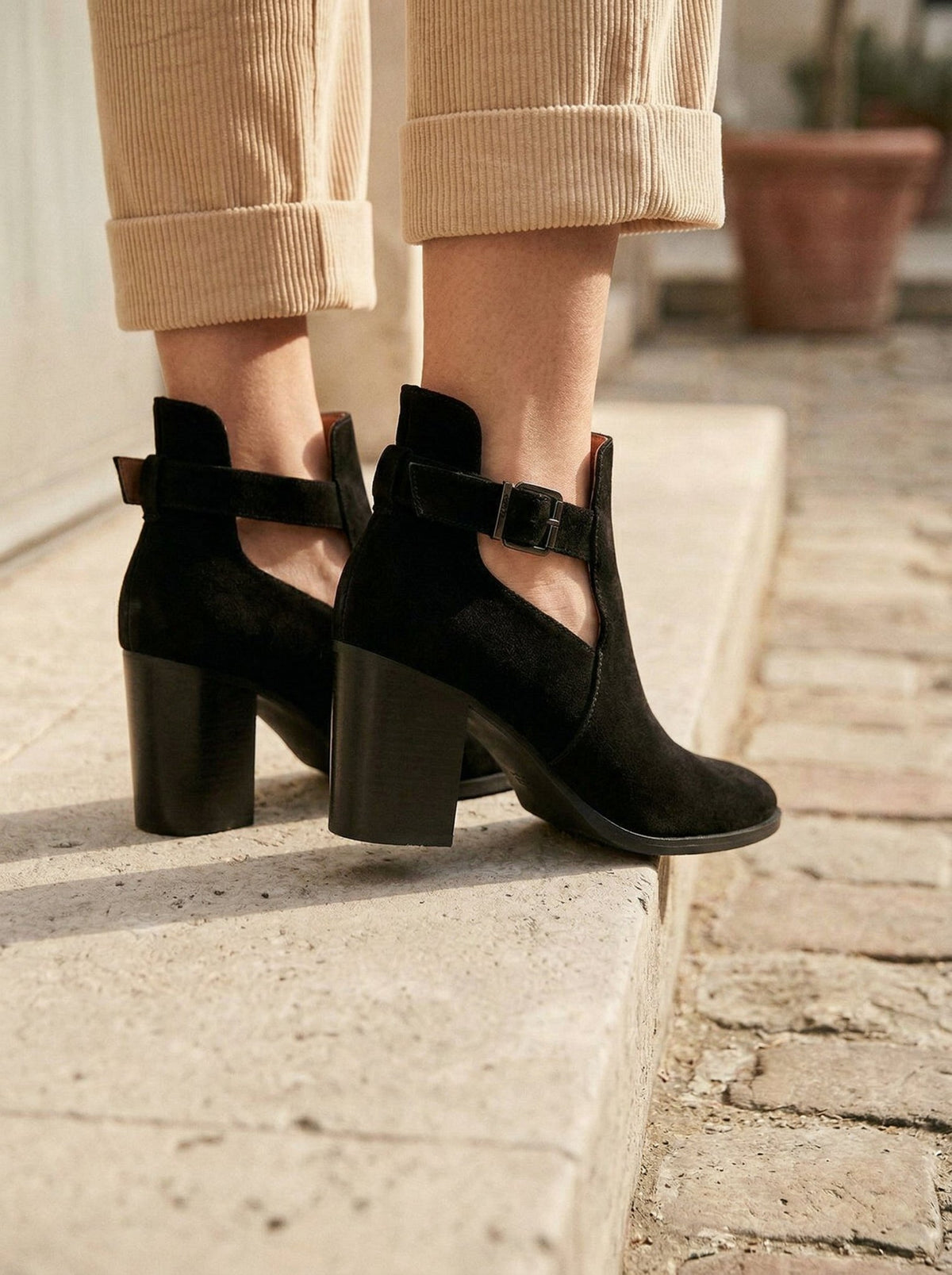 Ginger Black Suede - WORKSHOP
