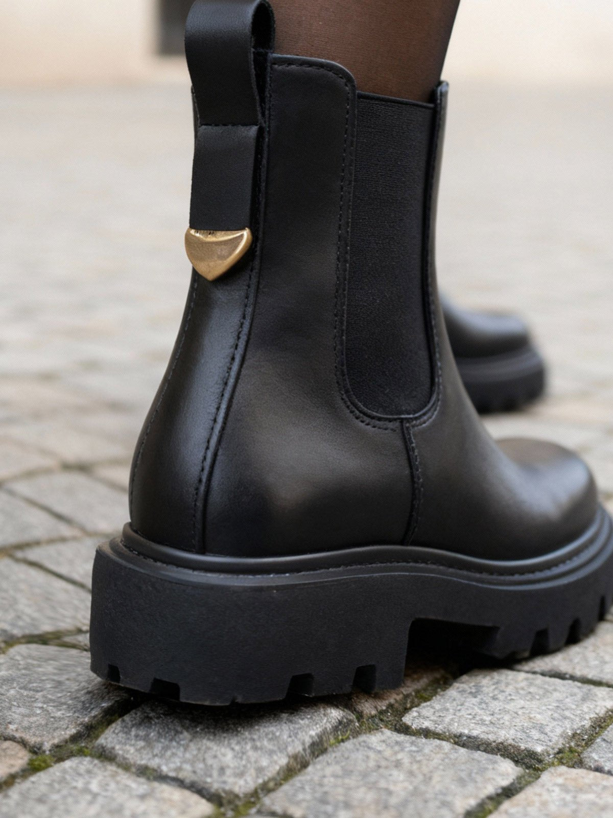 Jocasta Black - WORKSHOP