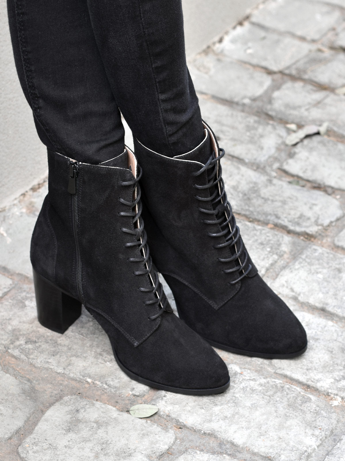 Londyn Black Suede - Workshop