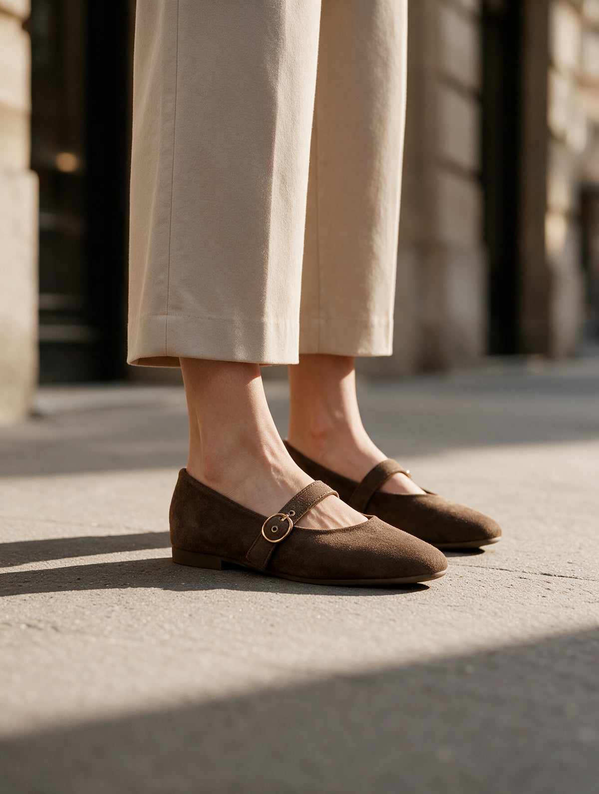 WORKSHOP Maelle Brown — brown suede-texture mary jane flats with round buckle